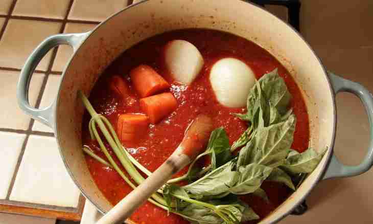 How to make tinned tomatoes for the winter with a tasty brine