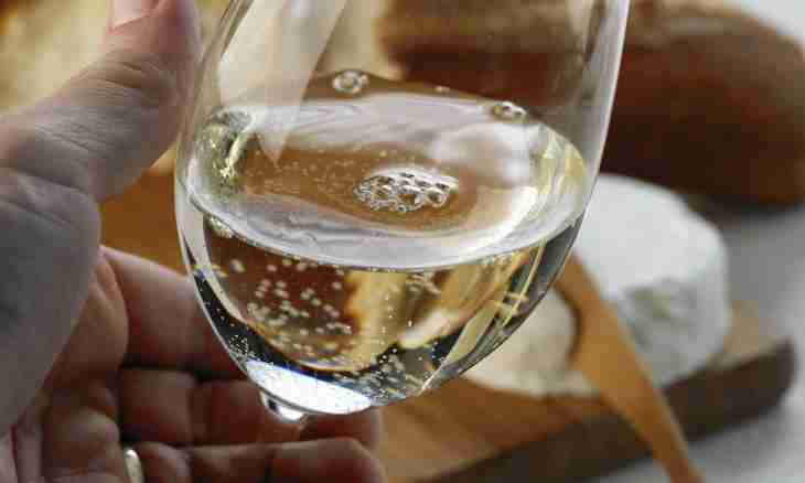 What to give to white wine