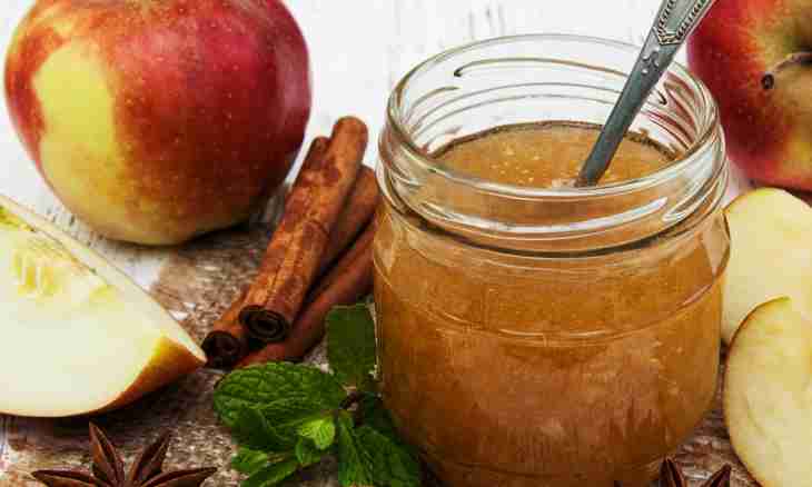 Secrets of preparation of apple jam