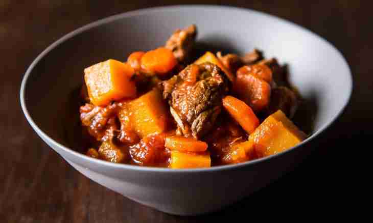 How to prepare stewed squash with vegetables