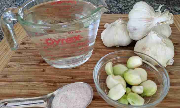 How to pickle garlic