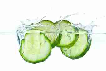 How to salt cucumbers on mineral water