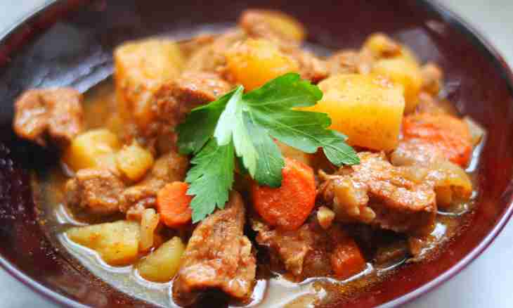 How tasty to stew potato with meat