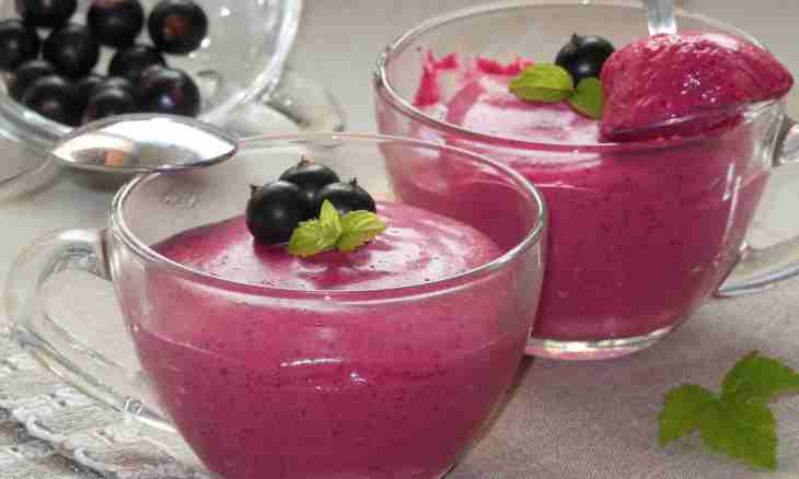 Mousse from blackcurrant