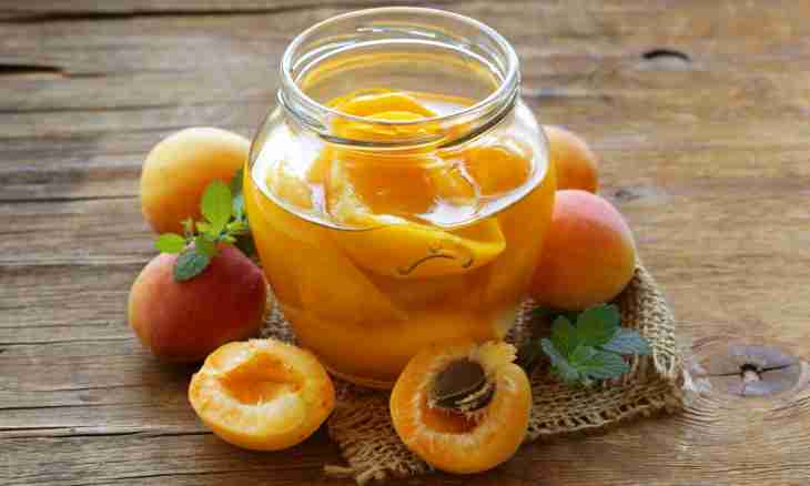 Banana confiture with apricots
