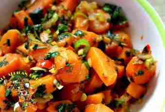 Simple paprika and carrots salad for the winter