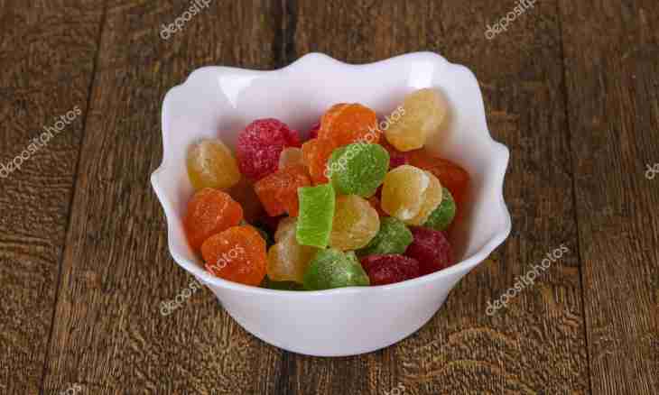House sweeties: candies from dried fruits