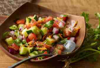 Cabbage vinegar, tomatoes and pepper salad