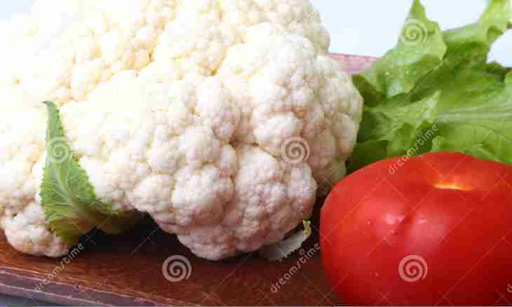 How to salt a cauliflower with tomatoes