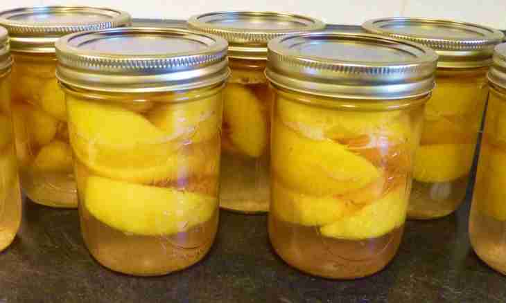 How to close peaches for the winter