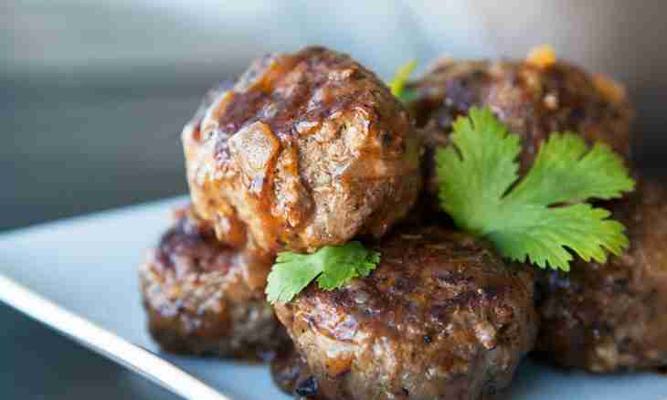 How to make tasty meatballs in gravy