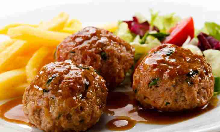 How to make meat meatballs in a vegetable sauce