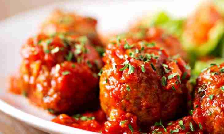 How to make meatballs in saturated sauce