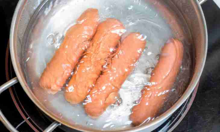 How to boil sausages