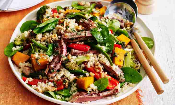 Recipe of salad with beef tongue