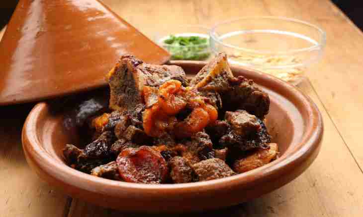 Meat with prunes