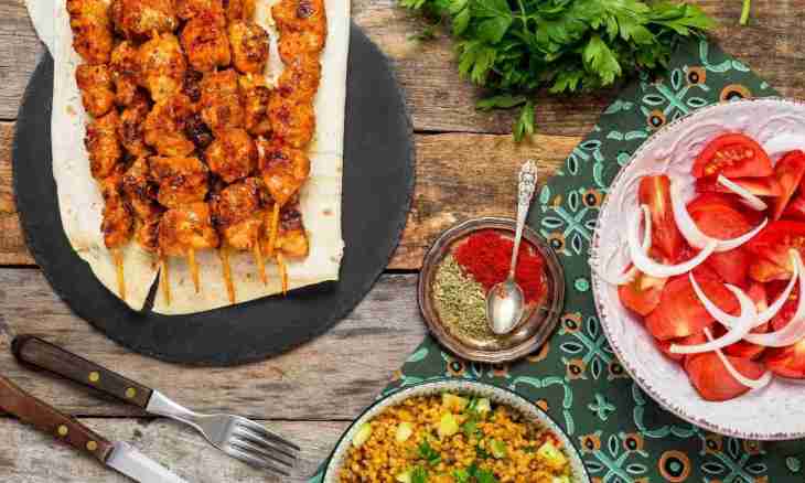 How to prepare a shish kebab with unusual marinade