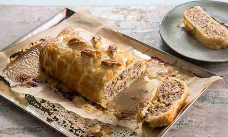 How to bake pork in pastry