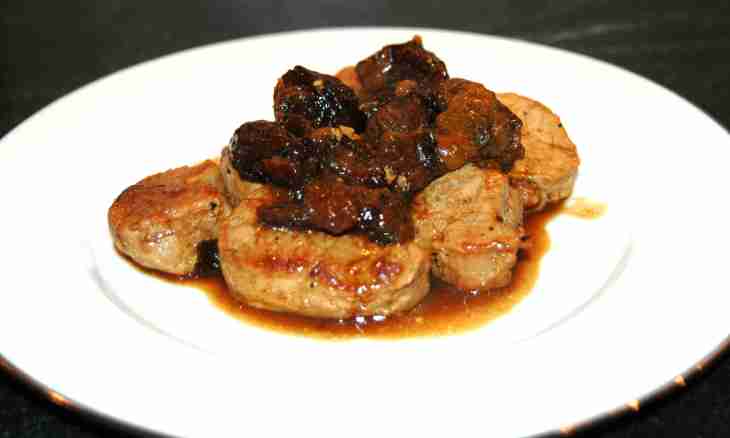 How to make pork with prunes