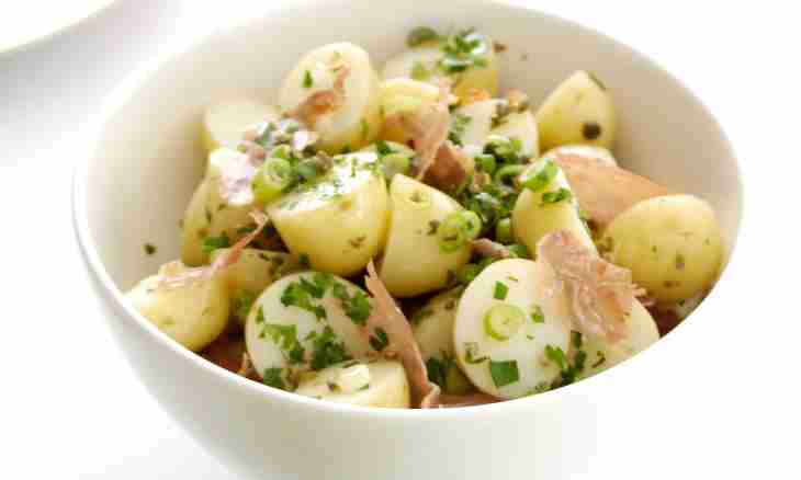 How to cook potatoes for salad