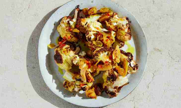 How to bake a cauliflower in an oven