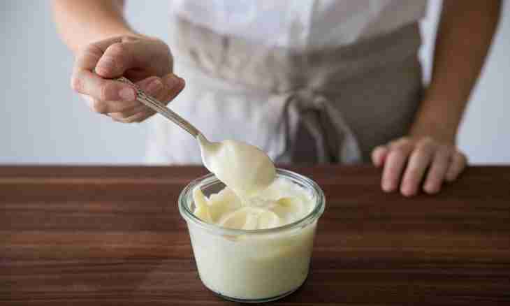 Home-made mayonnaise on milk