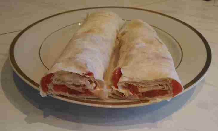 How to prepare red fish in a lavash