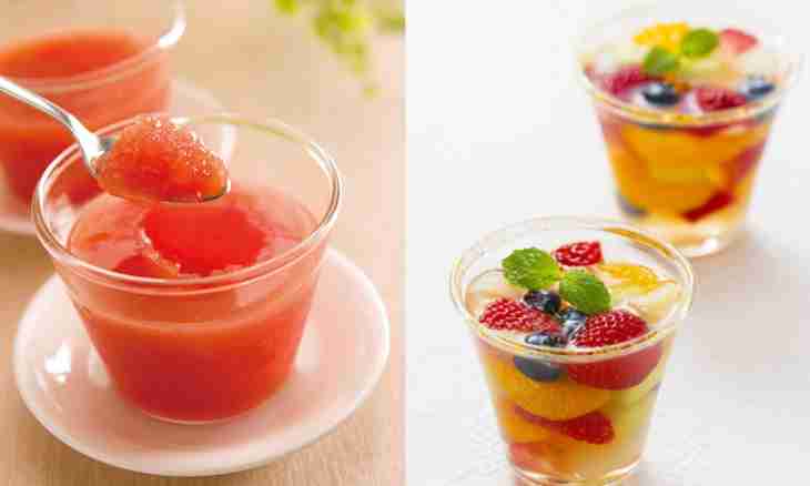How to make champagne jelly with fruit and berries