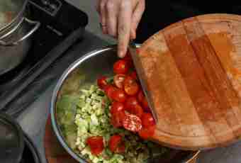 How to prepare Caesar with cherry tomatoes