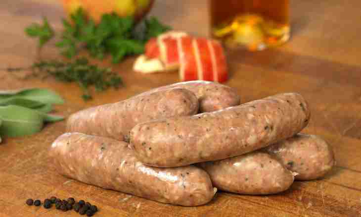 Home-made chicken sausages