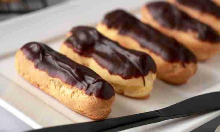 Eclairs house with custard