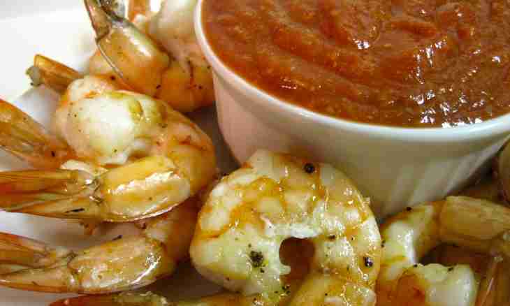 How to prepare shrimps a baking plate by sauce