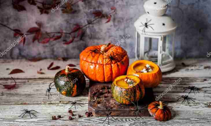 Autumn taste of Halloween: pumpkin caramel cream