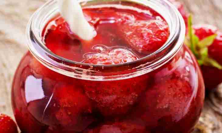 How to cook strawberry jam
