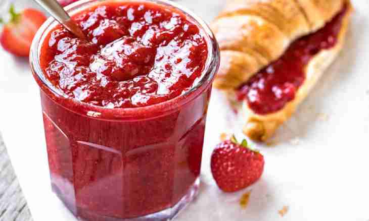 Recipes of jam from strawberry