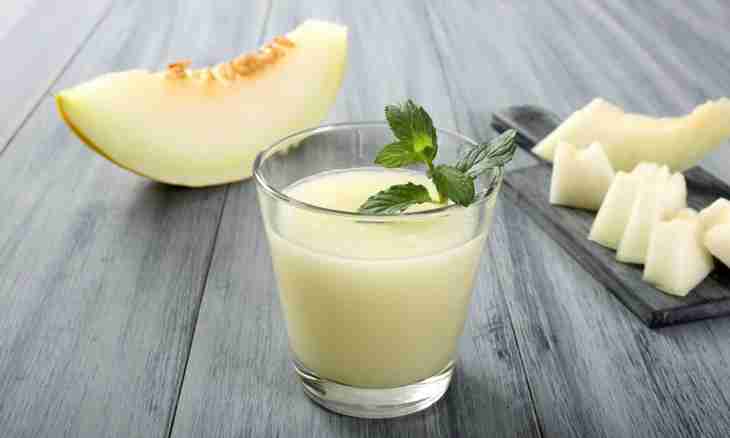 How to make liqueur from a melon