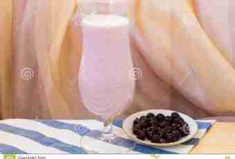 Milkshake with blackcurrant