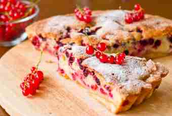 How to bake summer red currant and meringue pie