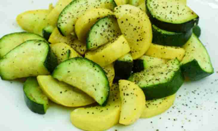 How to prepare squash quickly and tasty in an oven