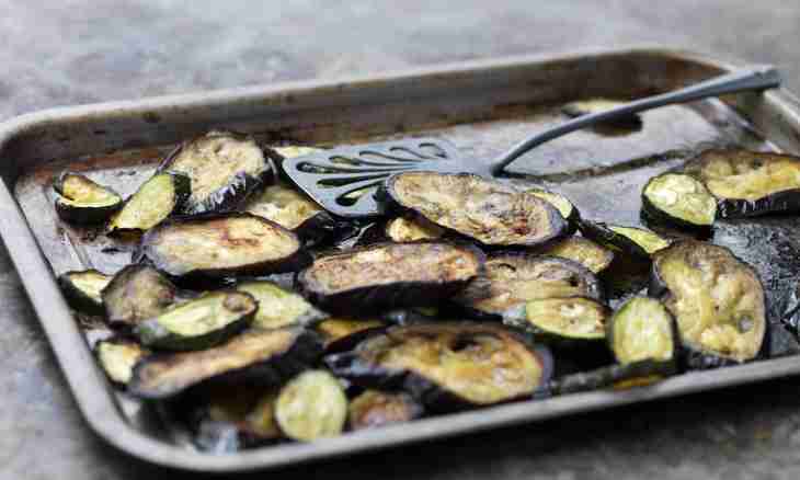 How to bake eggplants in an oven