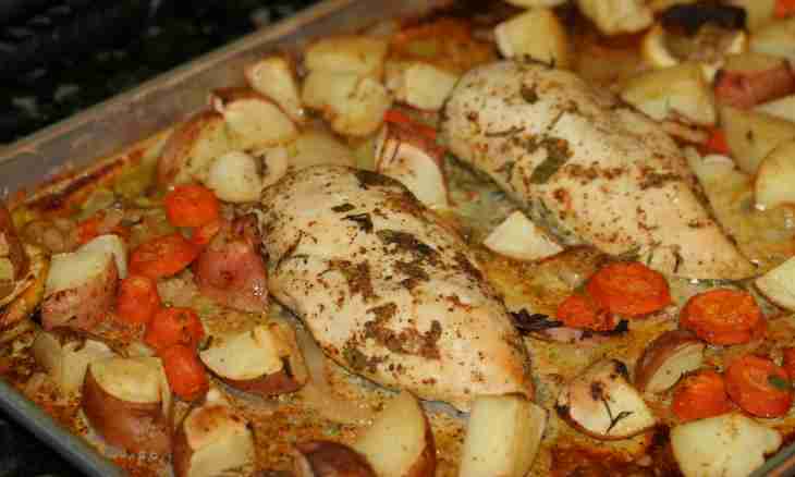 How to make chicken in an oven with potatoes