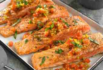 How to bake steak of a salmon for New year