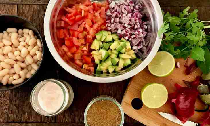 How to make salad from a bean
