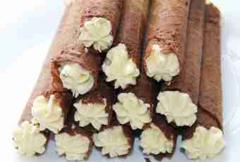 How to prepare a chocolate roll with cream