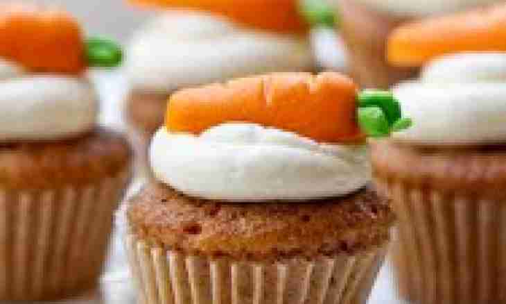How to make carrot cupcakes with cream
