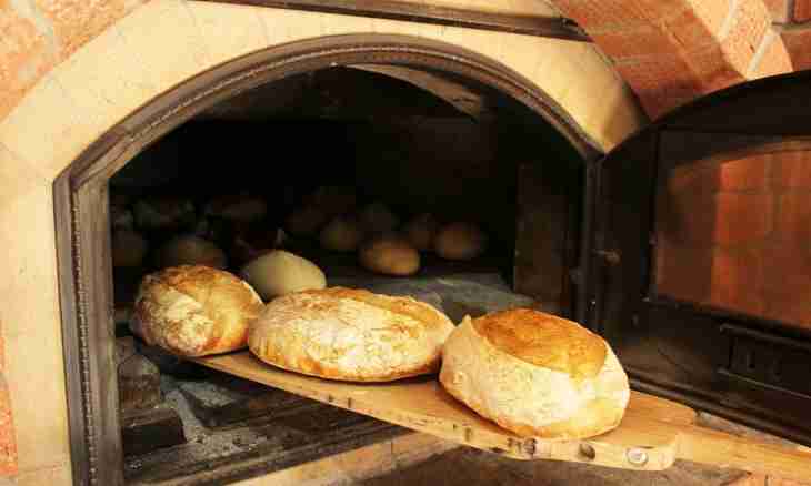 How to bake bread in the Russian furnace
