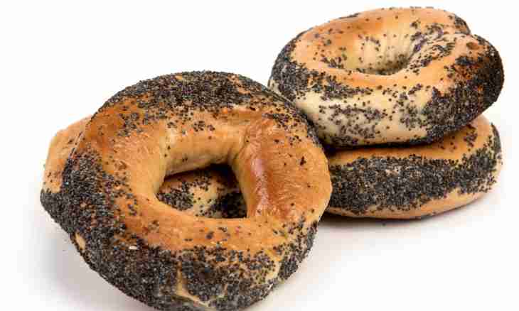 Bagels with poppy and sesame