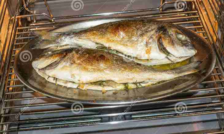 How to bake tasty fish in an oven