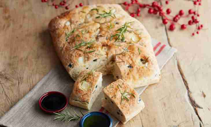 Focaccia with garlic and cheese