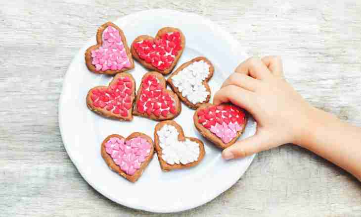 How to make cookies in the form of hearts